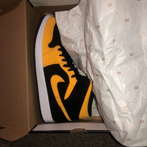 Air Jordan 1 mid reverse new love - Picture 2 of 5